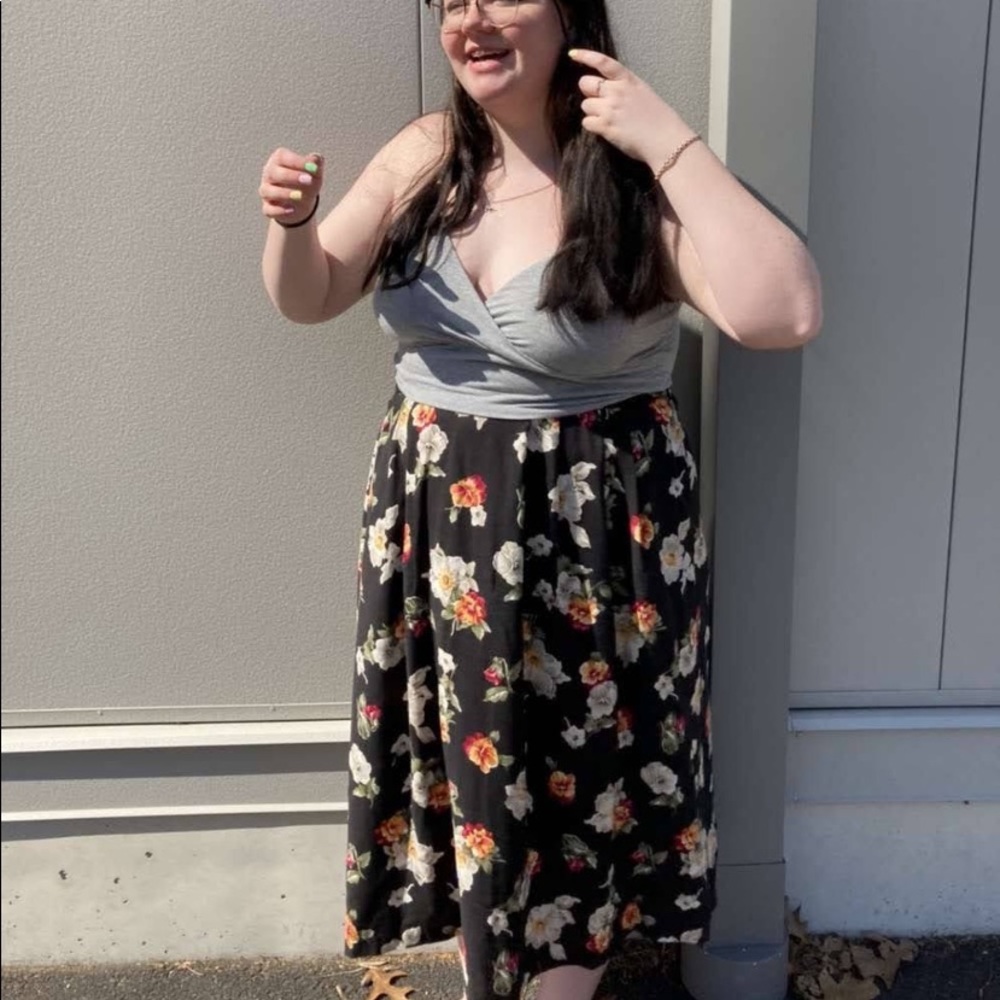 Bentley Plus size skirt with pockets.